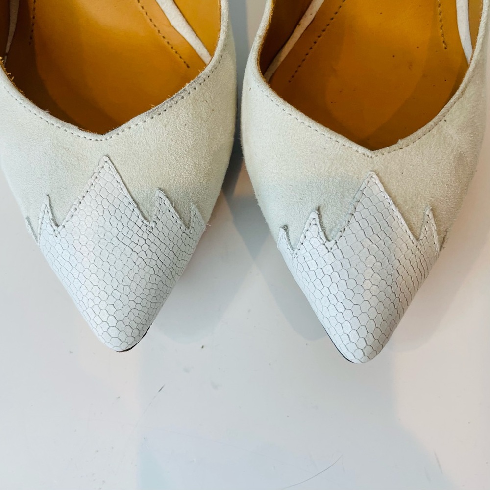 Isabel Marant White Suede and Leather Pointed Toe Heels - Picture 3 of 11
